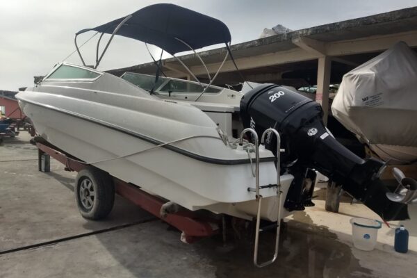 Lancha Phantom 24 5